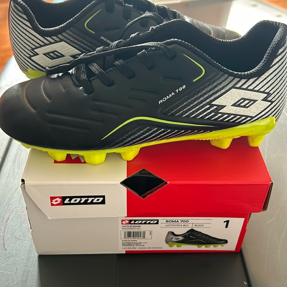 Youth size 1 Lotto soccer cleats